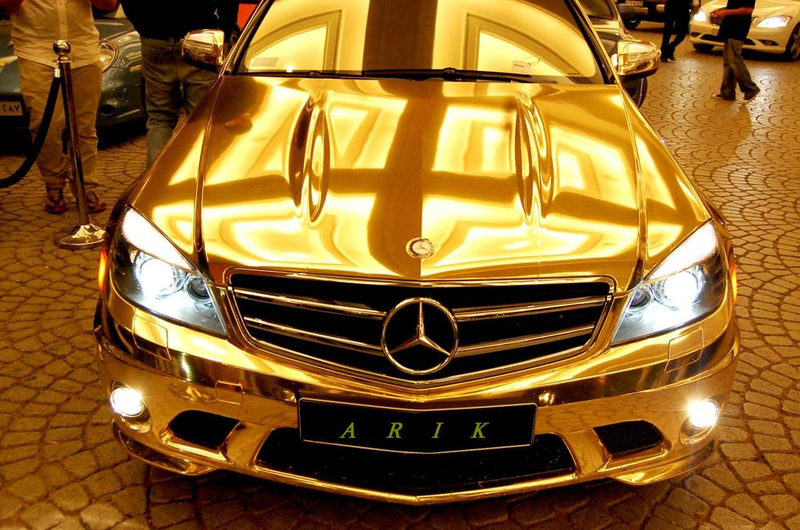 Illustration for article titled Gold Chromed Mercedes C63 AMG Pushes Excess Higher